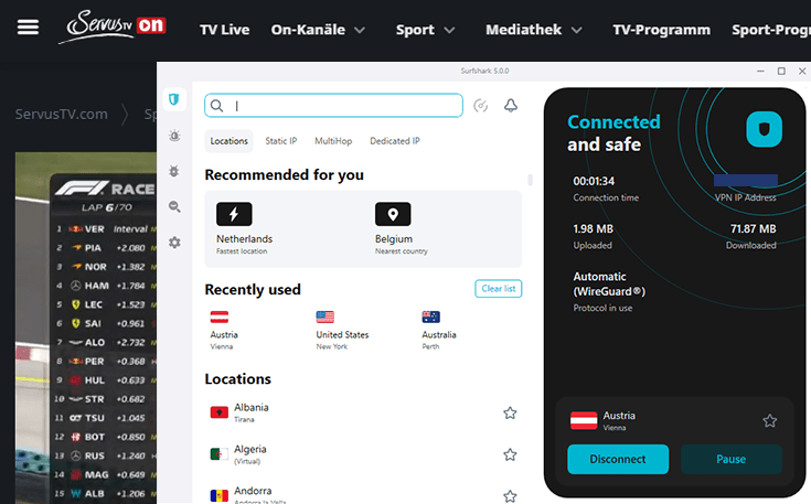 Surfshark app verbonden met een Oostenrijkse server met op de achtergrond een werkende versie van een F1 stream op Servus TV