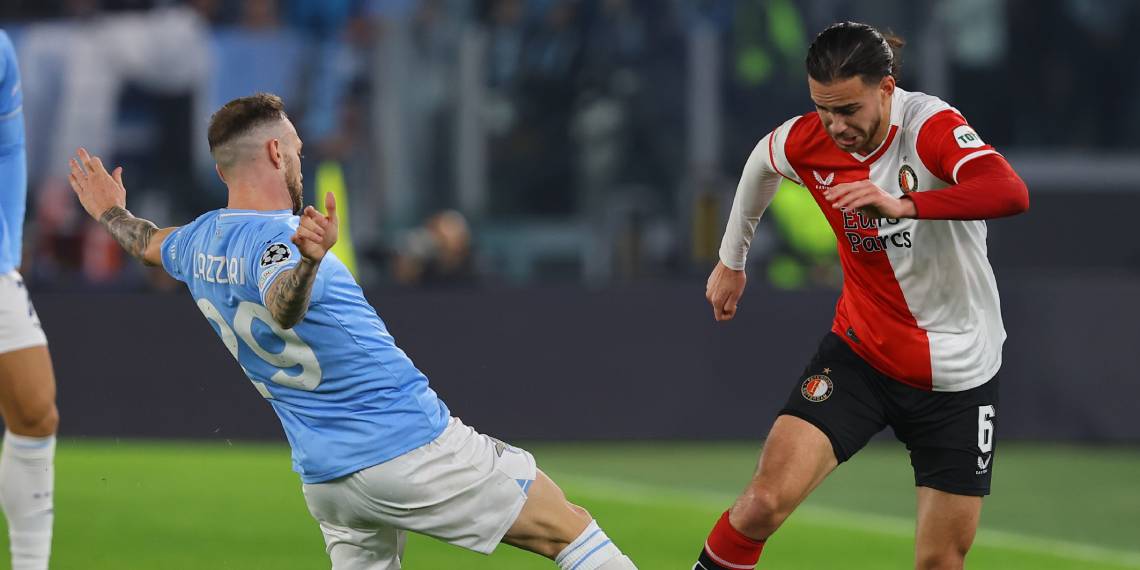 De Europa League play-off AS Roma - Feyenoord kijken