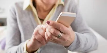 Zestigplussers niet bewust van risico’s openbare wifi